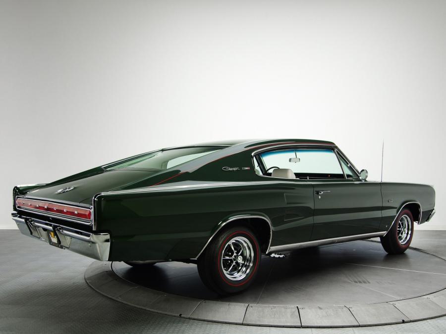  Dodge Charger R/T 426 Hemi 1967 года  (фото 2 из 12)